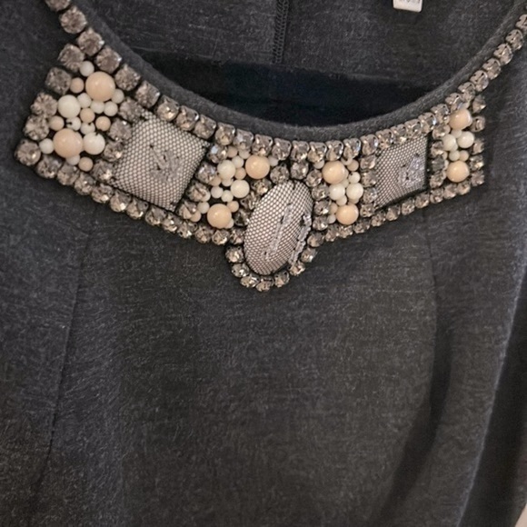 CAbi Jeweled Shell Sleeveless Blouse | SIZE 2 - Picture 3 of 4